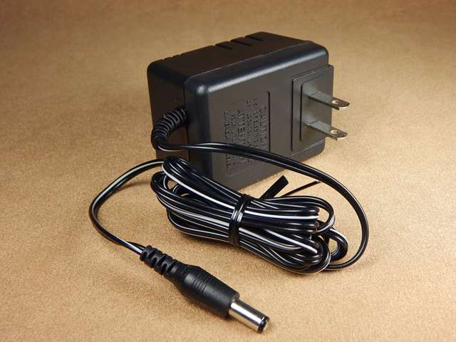 12 vdc, 110 vac, US 2 plug wall transformer